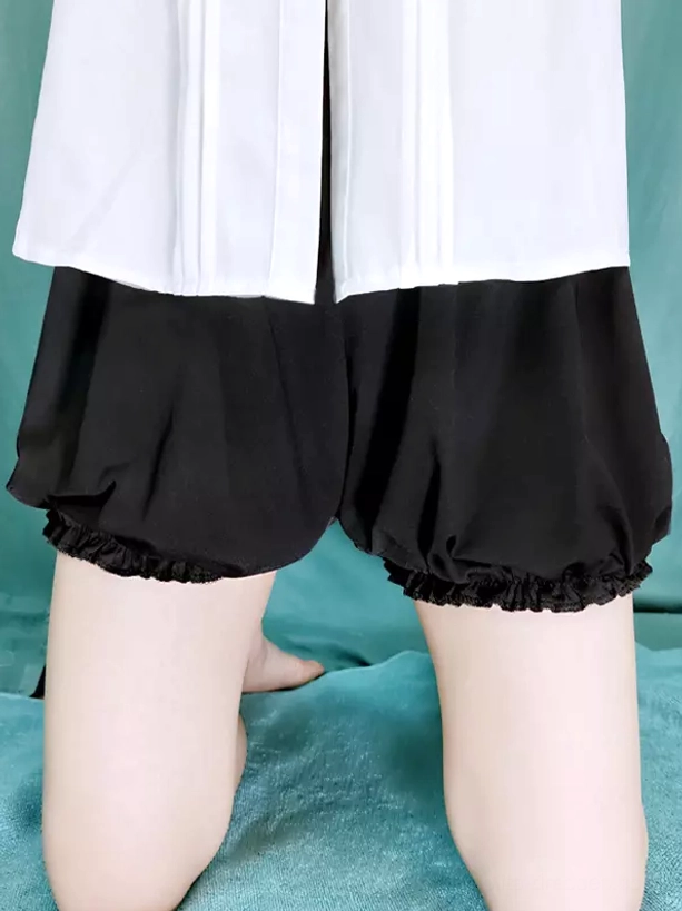 Black Lolita bloomers pumpkin shorts ruffled trim gathered silhouette gothic sweet lolita fashion aesthetic