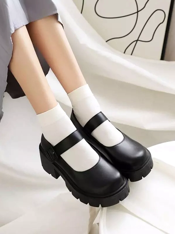 Black Mary Jane Lolita pumps three-quarter view white socks matte pu leather chunky block heel