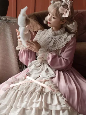 Classical Lolita dress upper body close-up pink white high ruffled collar puff sleeves detailed embellishment