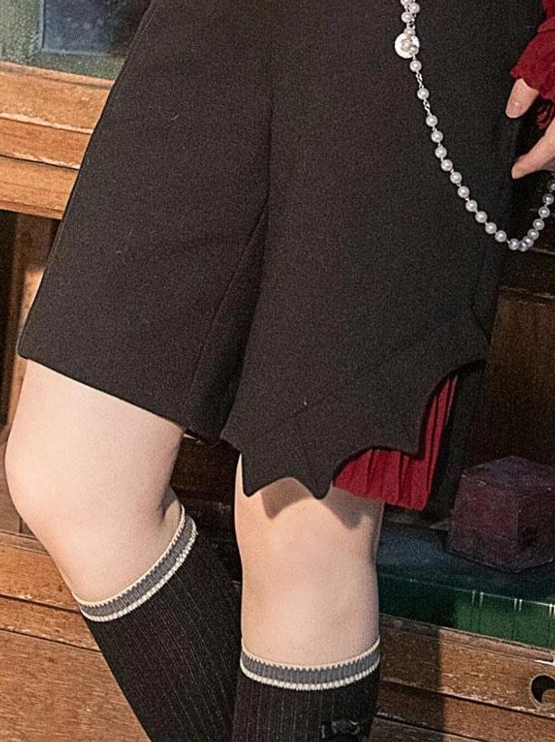 gothic lolita bloomers serrated hem red inner lining striped knee socks pearl chain side view