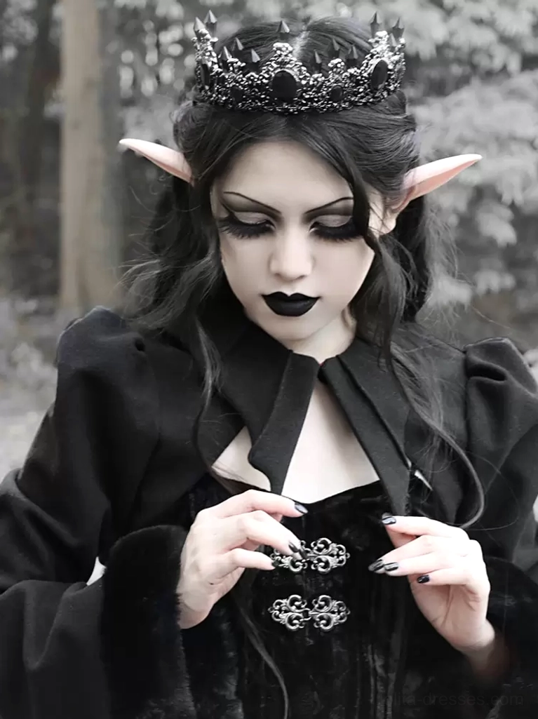 gothic-lolita-coat-close-up-detail-metal-decorative-brooches-velvet-bust-pointed-collar-faux-fur-cuffs
