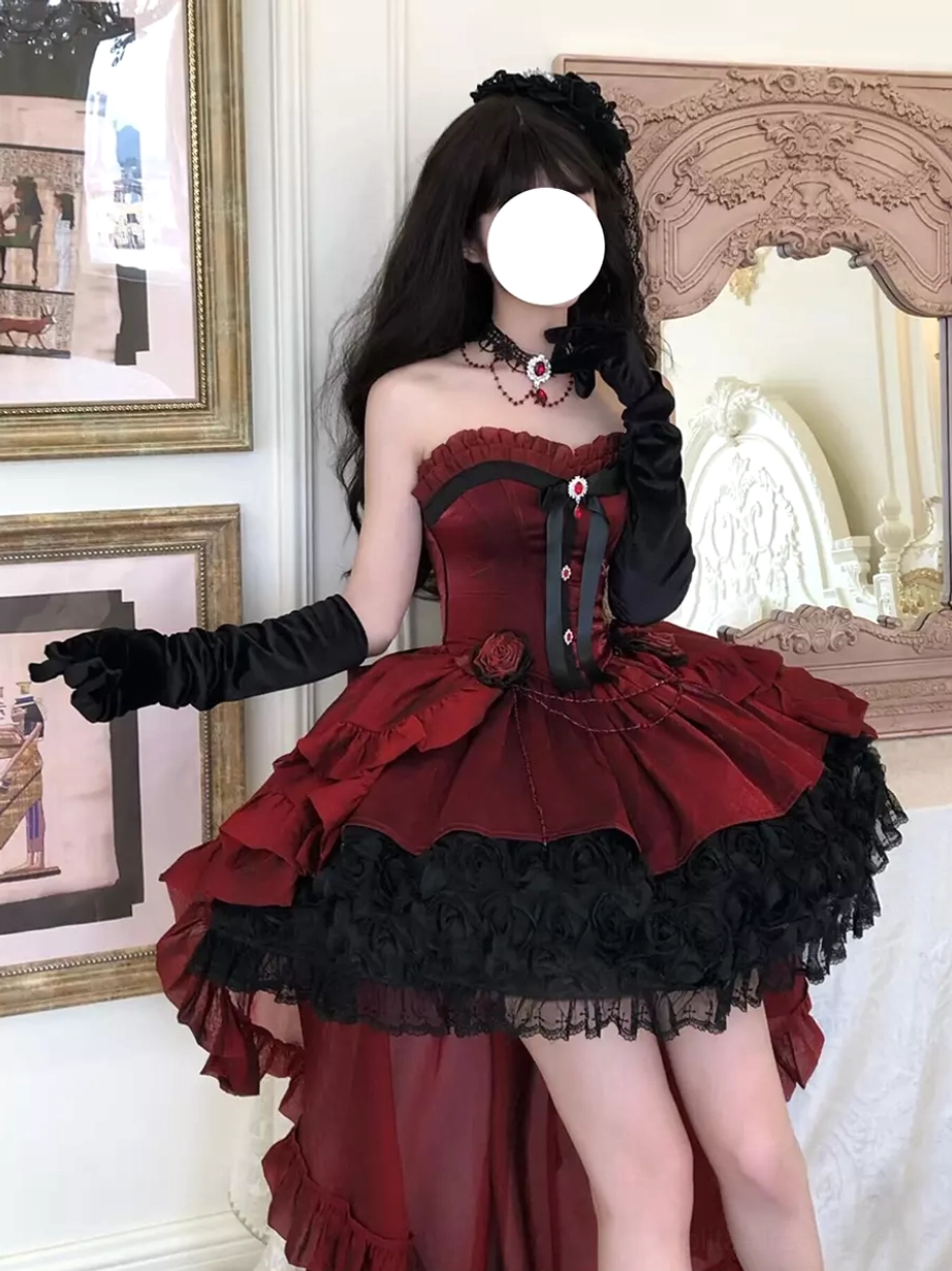 Gothic lolita dress sweetheart strapless design ruffled skirt hem long black gloves mirror bedroom