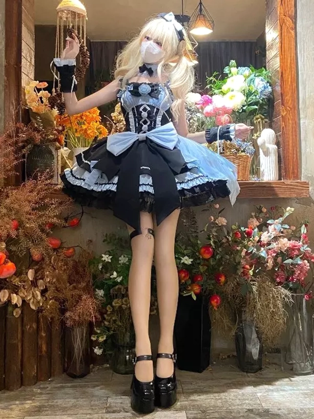 Gothic lolita JSK dress back view lace-up corset rose embellishments color-block pattern detail