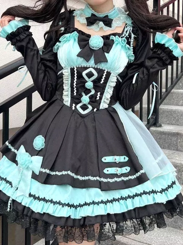 Gothic lolita jumper dress choker accessory lace neckline color-block design coordination