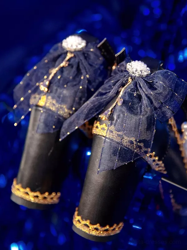Size and fit perspective Gothic Lolita platform pumps next to scale reference showing pointed-toe silhouette deep blue bow details and overall shoe dimensions