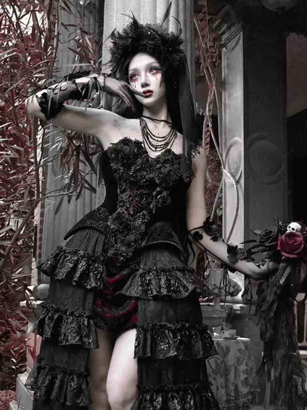 Gothic short cocktail lolita dress strapless corset bustier with ruffled hem model side view