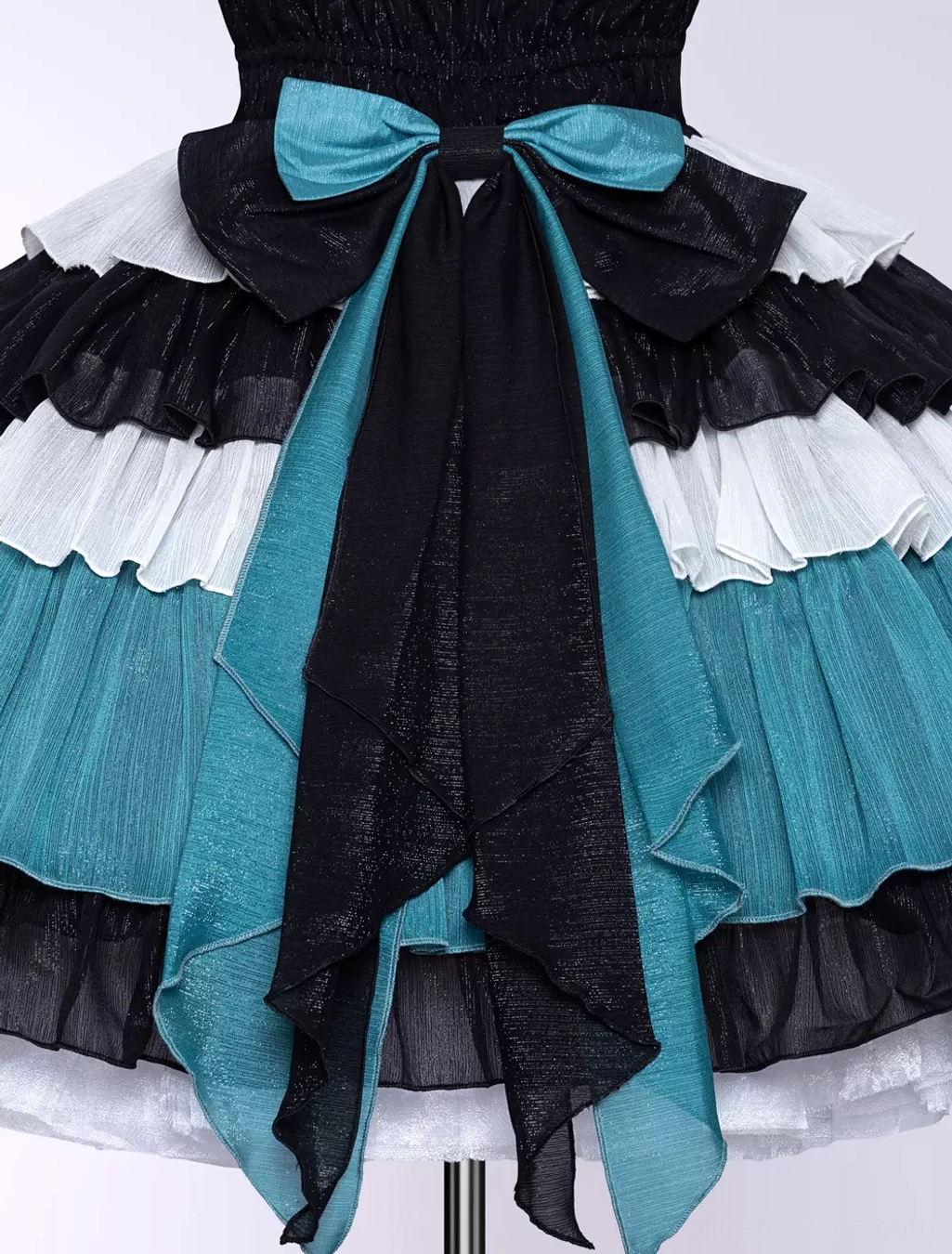 Gothic Lolita tiered ruffle color-block JSK dress sleeveless design model outdoor fashion photography