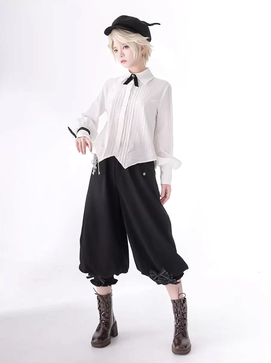 Simple Ouji blouse bloomers outfit waist chain pendant ruffled pant cuffs three-quarter front
