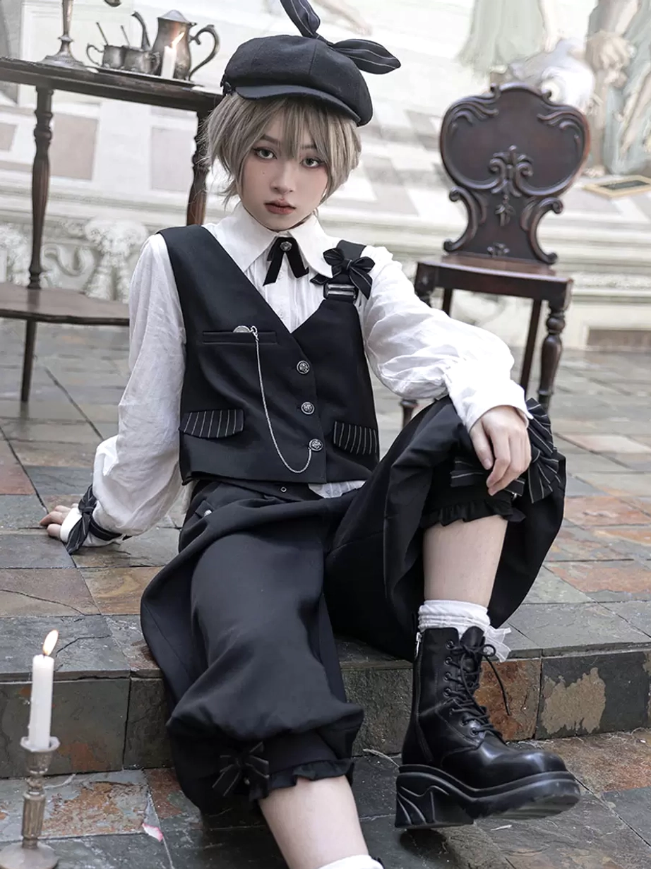 Vintage formal Ouji cropped bloomers set black velvet beret chain decor vest leather combat boots