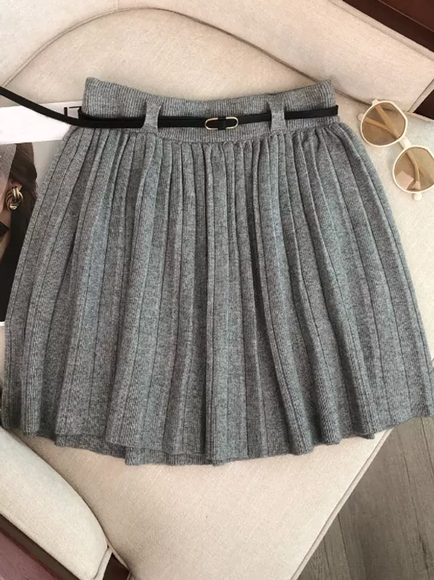 Heather gray knitted pleated mini skirt with high waist A-line cut and black leather waist belt perfect for lolita fashion