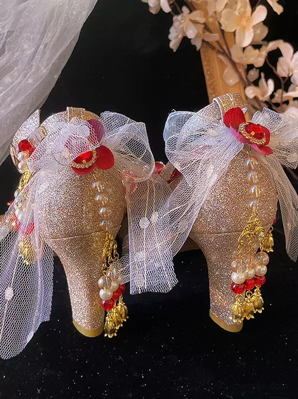gold-glitter-lolita-pumps-rear-view-sheer-mesh-back-pearl-tassels-gold-fringe-bridal-aesthetic