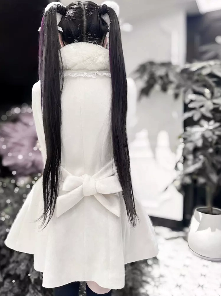 Lolita overcoat color variations display showing black, white, and pink Gothic Sweet styles with matching accessories and styling options