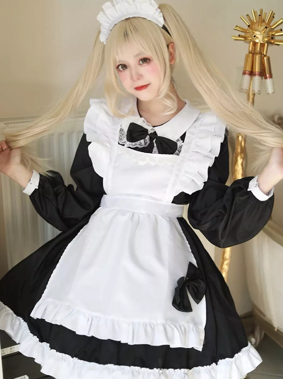 Maid lolita dress collar detail showing peter pan collar and neckline decoration design