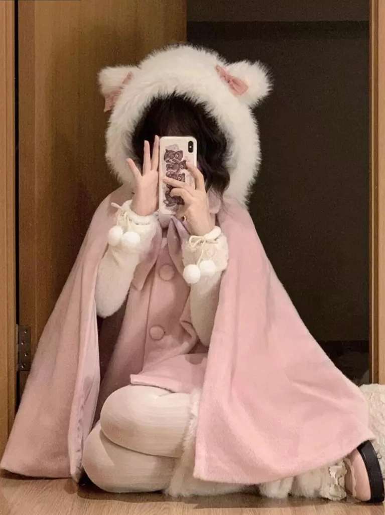 pink-sweet-lolita-poncho-cape-cat-ear-furry-hood-wide-cape-sleeves-front-selfie-sitting