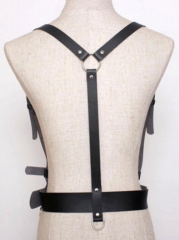 Rear harness belt Y-shaped back straps with central D-ring back view on beige linen mannequin torso
