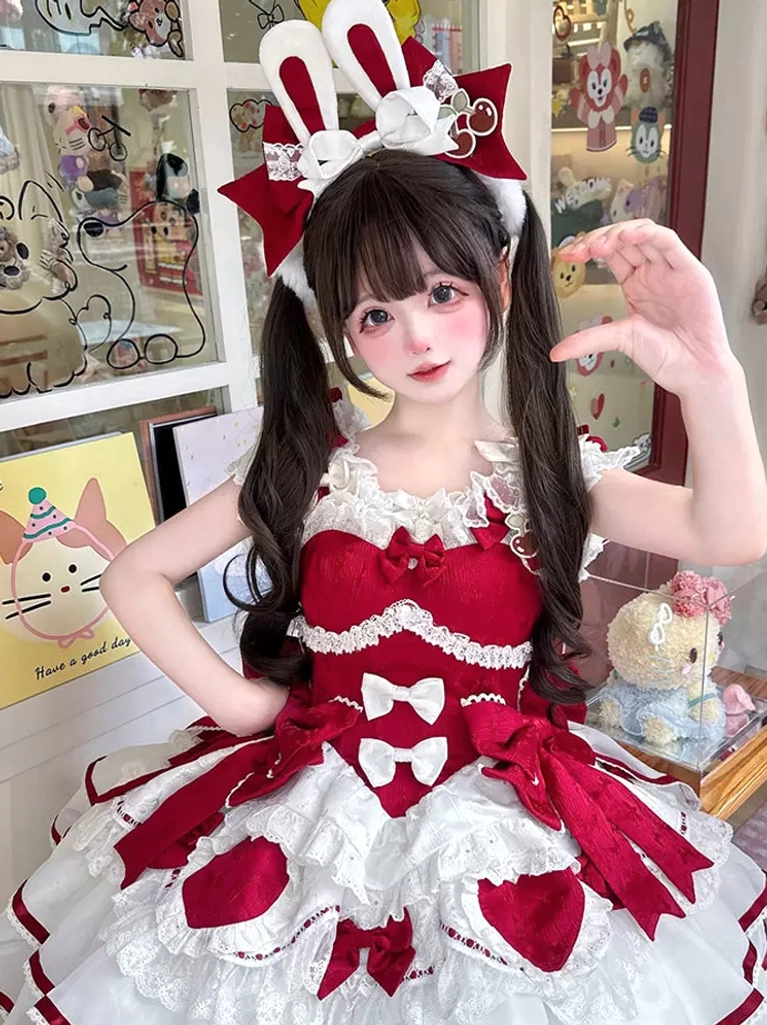 Sweet lolita dress close-up lace square neckline large side bows heart pattern details