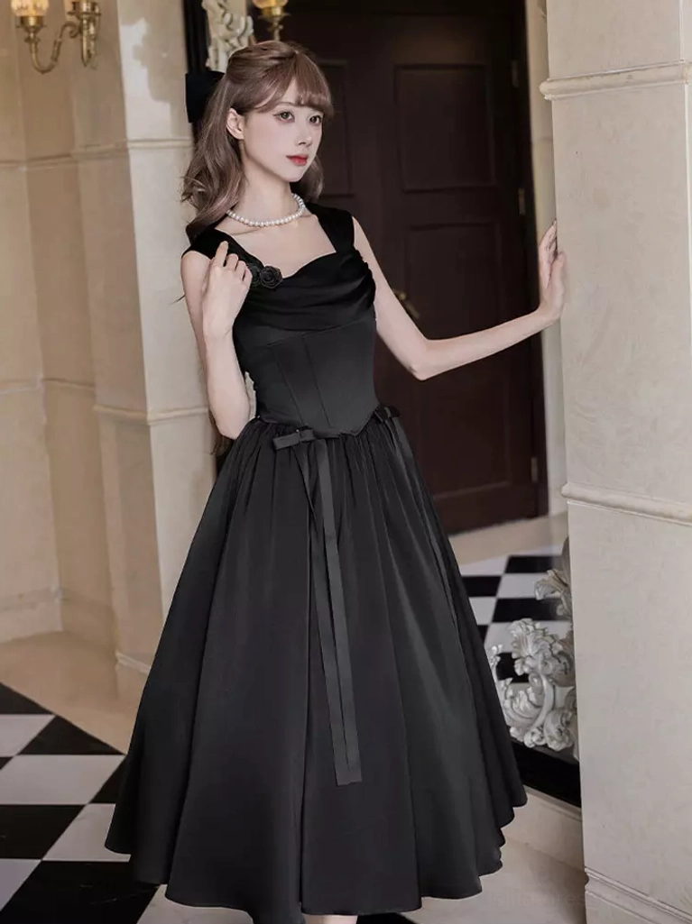 Sweet Lolita dress style reference showcasing silhouette, proportions, square neckline and flutter strap design details for sizing consideration