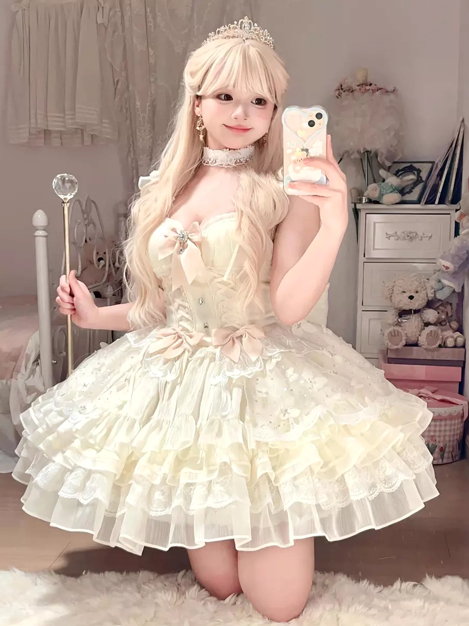 sweet-lolita-fairy-dress-front-selfie-view-short-layered-ruffled-skirt-crown-hairwear-wearable-romantic-lolita-coordinate