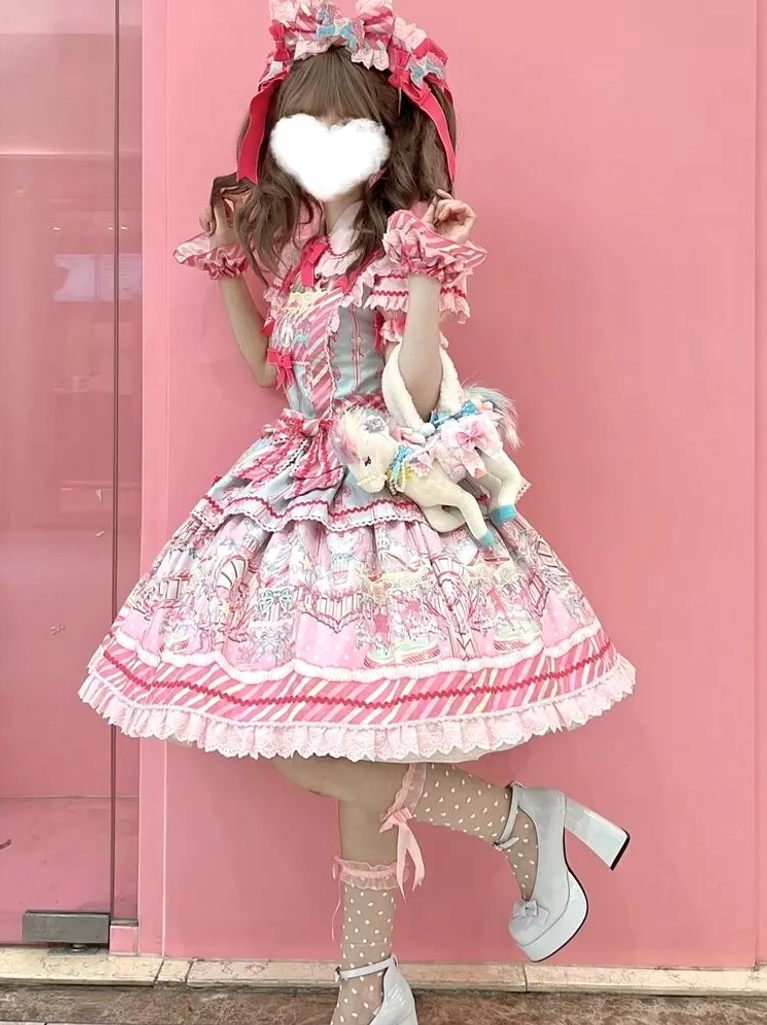 Pink sweet lolita dress style guide showcasing alternative coordinate options, layering techniques, and accessory pairing suggestions