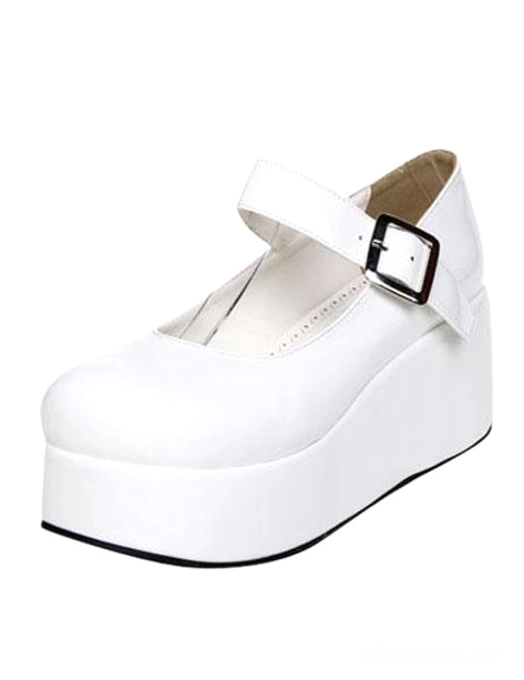 Sweet Lolita platform Mary Jane shoes styling guide on model wearing Japanese kawaii Lolita fashion coordinate